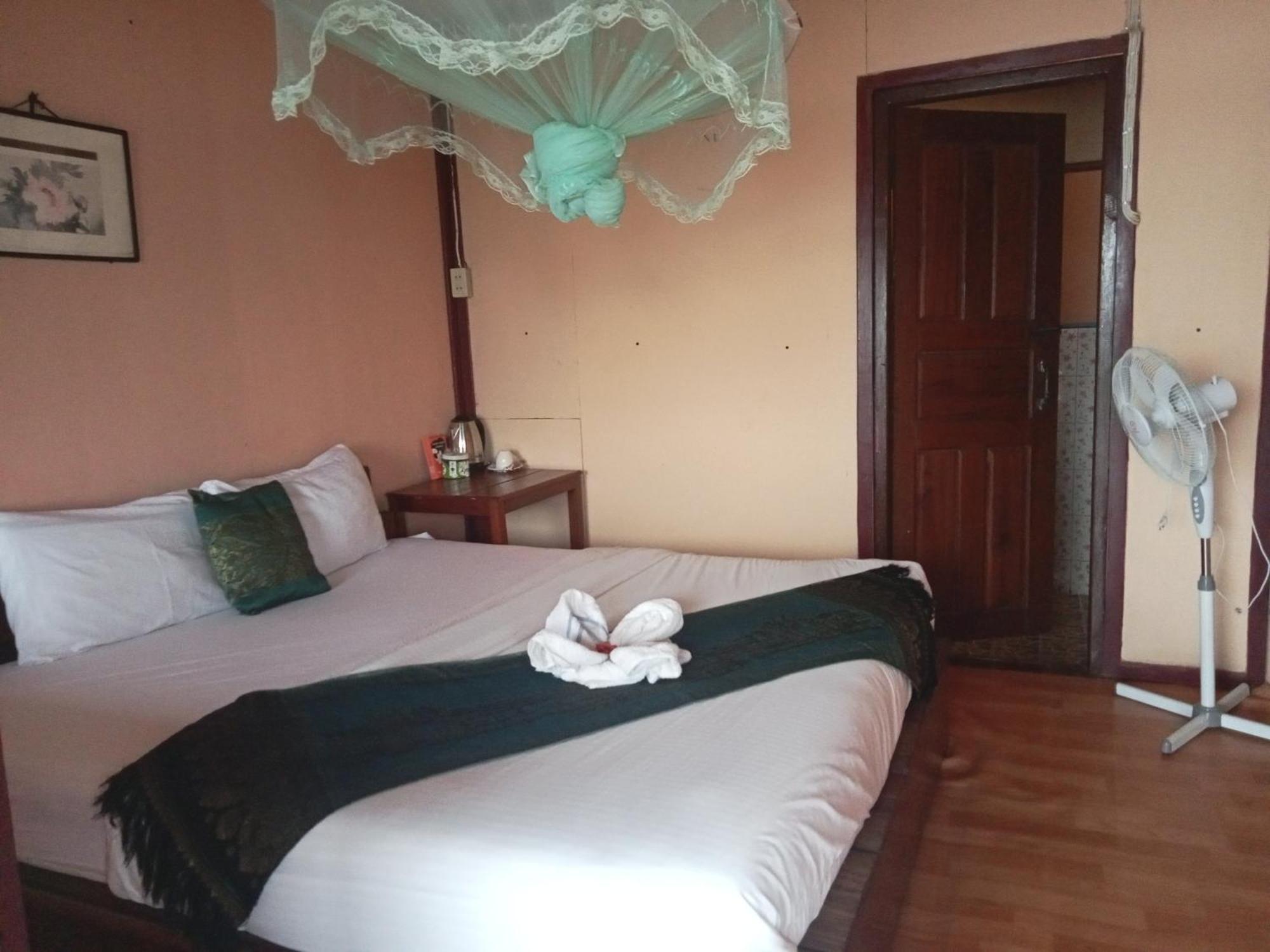 Champa Guesthouse Muang Không エクステリア 写真