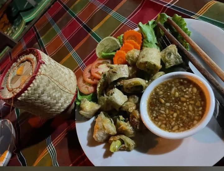 Champa Guesthouse Muang Không エクステリア 写真